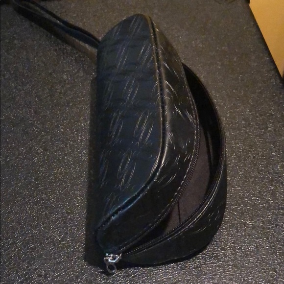 OAKLEY SUNGLASSES - Picture 6 of 7